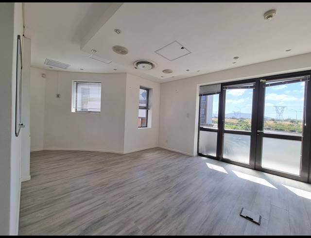 36M² OFFICE RENTED IN CENTURY CITY